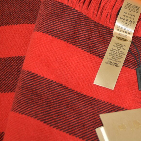 NWT BURBERRY HALF MEGA CHECK WOOL FRINGE SCARF - Picture 9 of 9